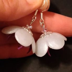 Örhängen - blommor (vita)